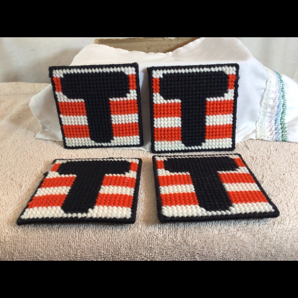 Set of 4 Handmade TENNESSEE VOLS Power T Crochet Drink Coasters pre-owned